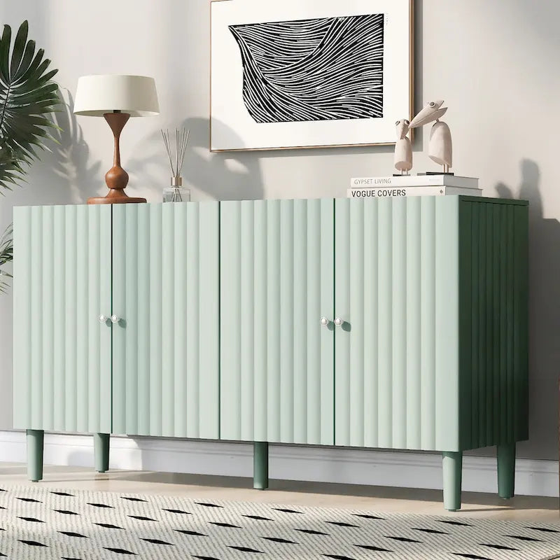 Buffet élégant à quatre portes avec portes à motif ondulé