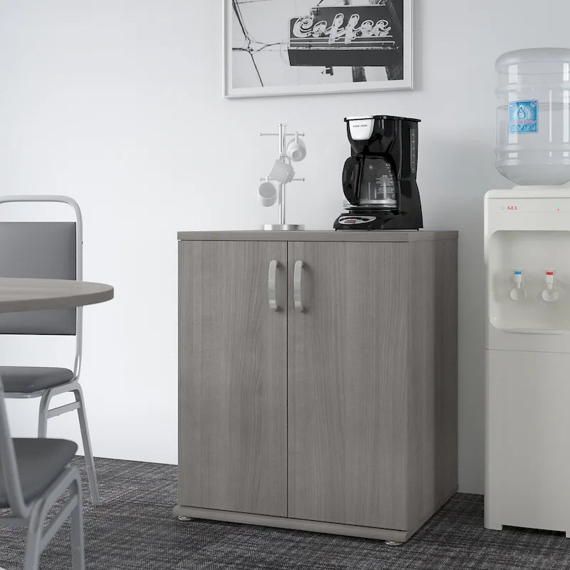 Armoire de rangement universelle au sol avec portes de Bush Business Furniture