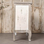 armoires en bois vintage