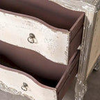 armoires en bois vintage