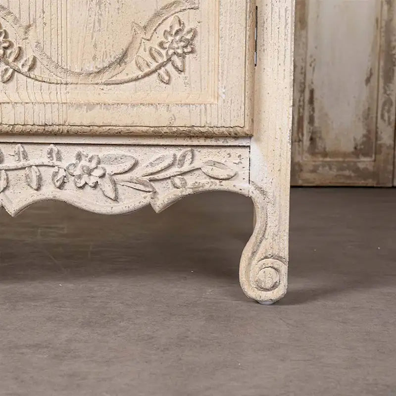 Armoires sculptées, armoires en bois