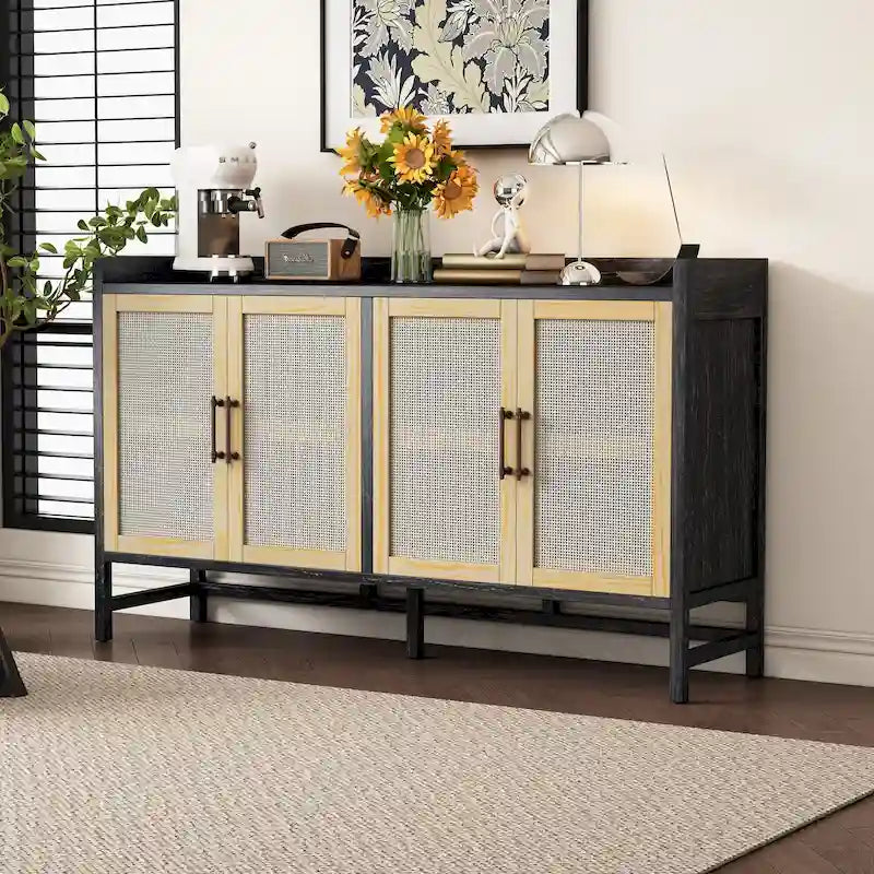 Buffet rustique avec portes décoratives en rotin