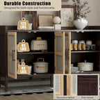 Buffet rustique avec portes décoratives en rotin