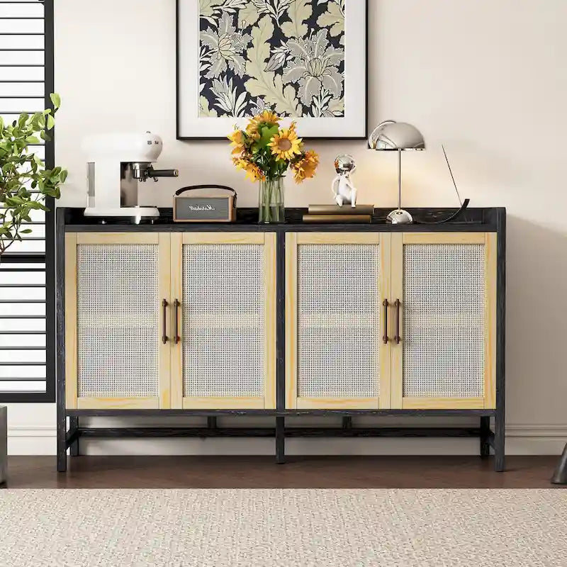 Buffet rustique avec portes décoratives en rotin