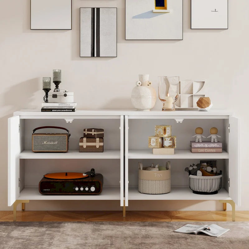 Buffet à 4 portes avec panneaux sculptés et étagères réglables