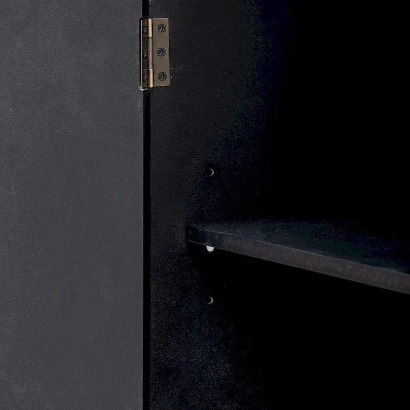 Buffet en bois à 4 portes, style incurvé, avec poignées dorées et séparateurs réglables.