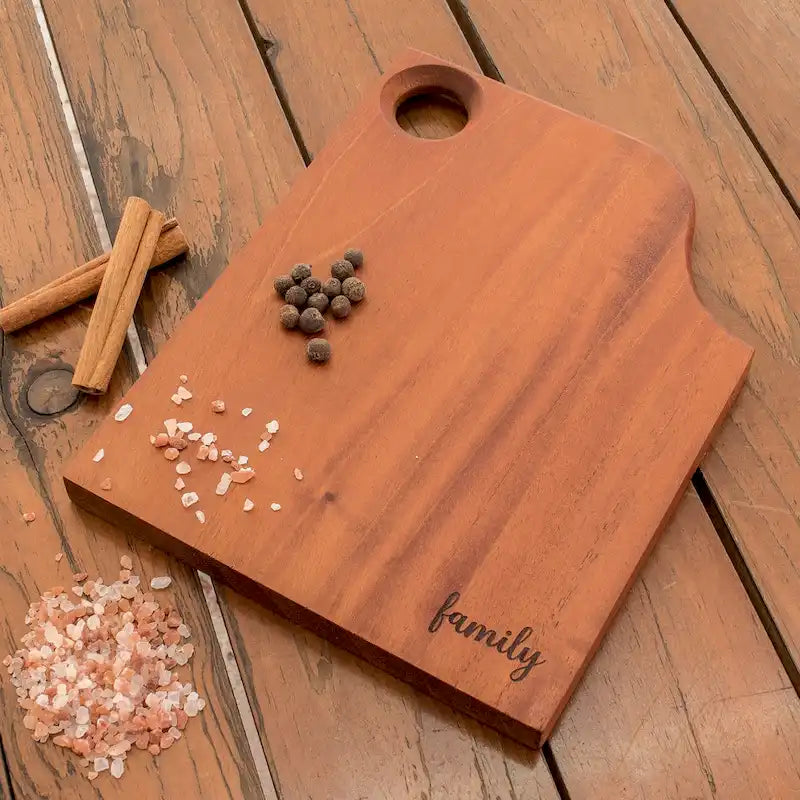 Planche à découper en bois Novica Handmade Family Delight