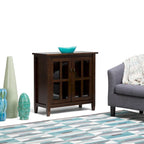 Meuble de rangement bas de style transitionnel WYNDENHALL Norfolk en bois massif, 81 cm de large - 81 cm (l) x 36 cm (p) x 79 cm (h)