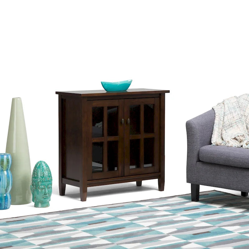 Meuble de rangement bas de style transitionnel WYNDENHALL Norfolk en bois massif, 81 cm de large - 81 cm (l) x 36 cm (p) x 79 cm (h)