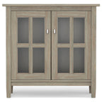Meuble de rangement bas de style transitionnel WYNDENHALL Norfolk en bois massif, 81 cm de large - 81 cm (l) x 36 cm (p) x 79 cm (h)