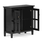 Meuble de rangement bas de style transitionnel WYNDENHALL Norfolk en bois massif, 81 cm de large - 81 cm (l) x 36 cm (p) x 79 cm (h)