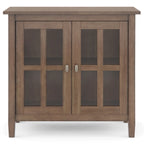 Meuble de rangement bas de style transitionnel WYNDENHALL Norfolk en bois massif, 81 cm de large - 81 cm (l) x 36 cm (p) x 79 cm (h)