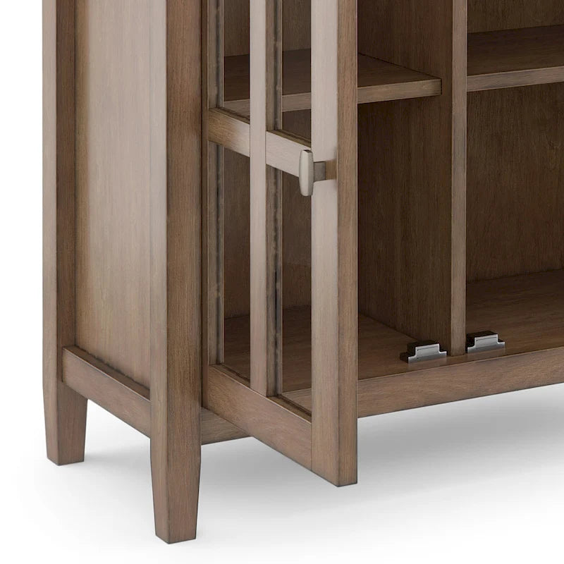 Meuble de rangement bas de style transitionnel WYNDENHALL Norfolk en bois massif, 81 cm de large - 81 cm (l) x 36 cm (p) x 79 cm (h)