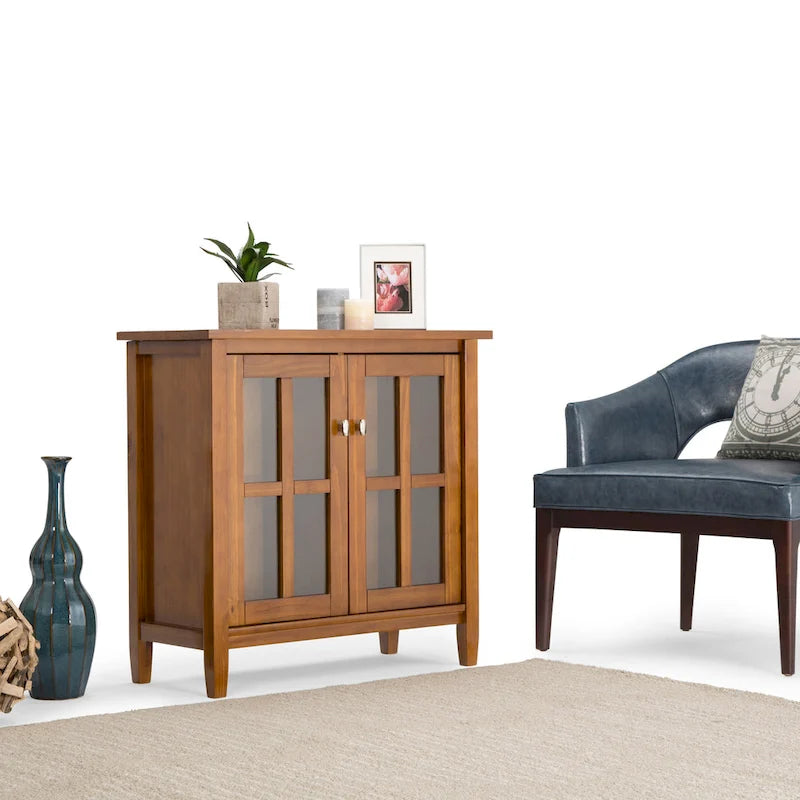 Meuble de rangement bas de style transitionnel WYNDENHALL Norfolk en bois massif, 81 cm de large - 81 cm (l) x 36 cm (p) x 79 cm (h)