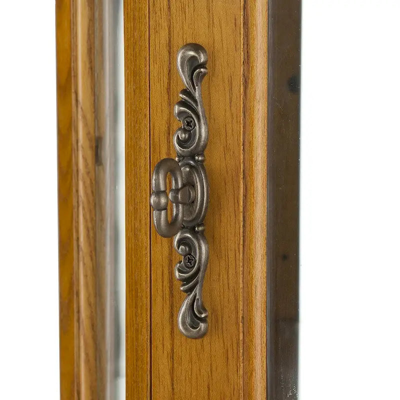 Vitrine éclairée Sebbar en chêne de SEI Furniture