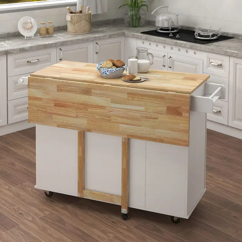 Îlot de cuisine avec étagère à épices