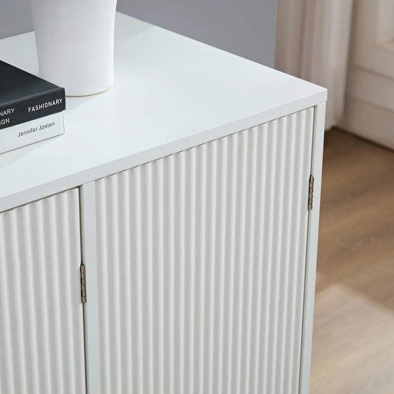 Buffet moderne à texture ondulée avec 3 portes