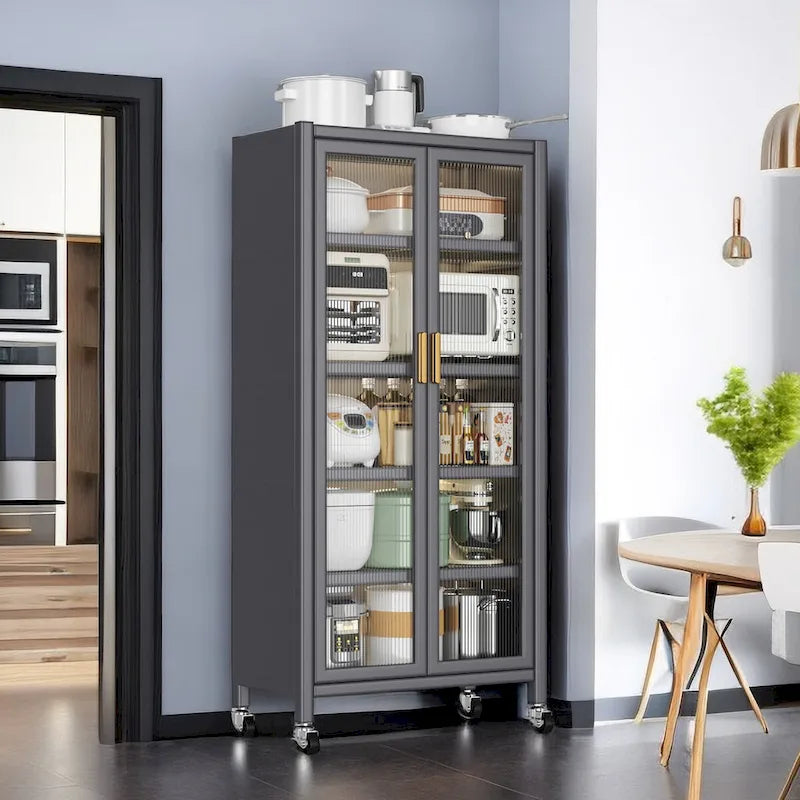 Étagères de cuisine à portes ouvertes, du sol au plafond, à plusieurs niveaux, micro-ondes, armoire de rangement, bols, armoires latérales