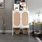 Armoire haute Allen à 2 portes en rotin naturel, étagère réglable, montage facile, meuble autoportant pour salon ou chambre.