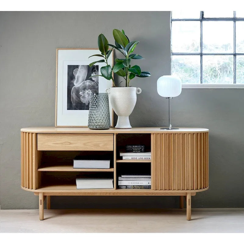 Buffet à portes coulissantes arrondies Rye Studio, style moderne du milieu du siècle, 63 po de largeur, naturel - 18 po de largeur x 63 po de longueur x 29 po de hauteur