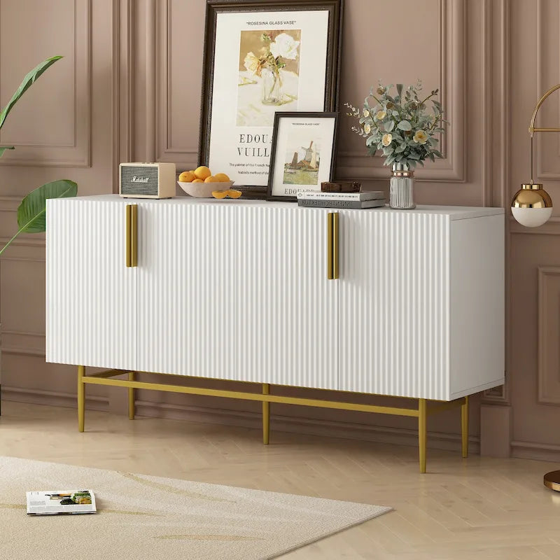 Buffet moderne et élégant à 4 portes avec poignées en métal doré, idéal pour la salle à manger, le salon, la chambre ou le couloir.