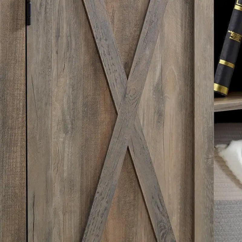 Armoire de rangement haute en bois avec porte de grange