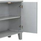 Meuble léger et luxueux orné de motifs géométriques, idéal pour un couloir, une entrée ou un salon.