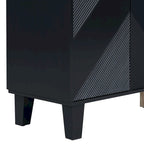 Meuble léger et luxueux orné de motifs géométriques, idéal pour un couloir, une entrée ou un salon.