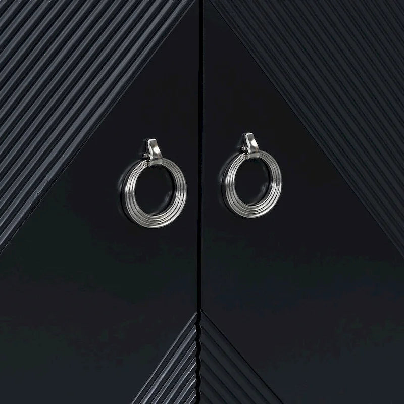 Meuble léger et luxueux orné de motifs géométriques, idéal pour un couloir, une entrée ou un salon.