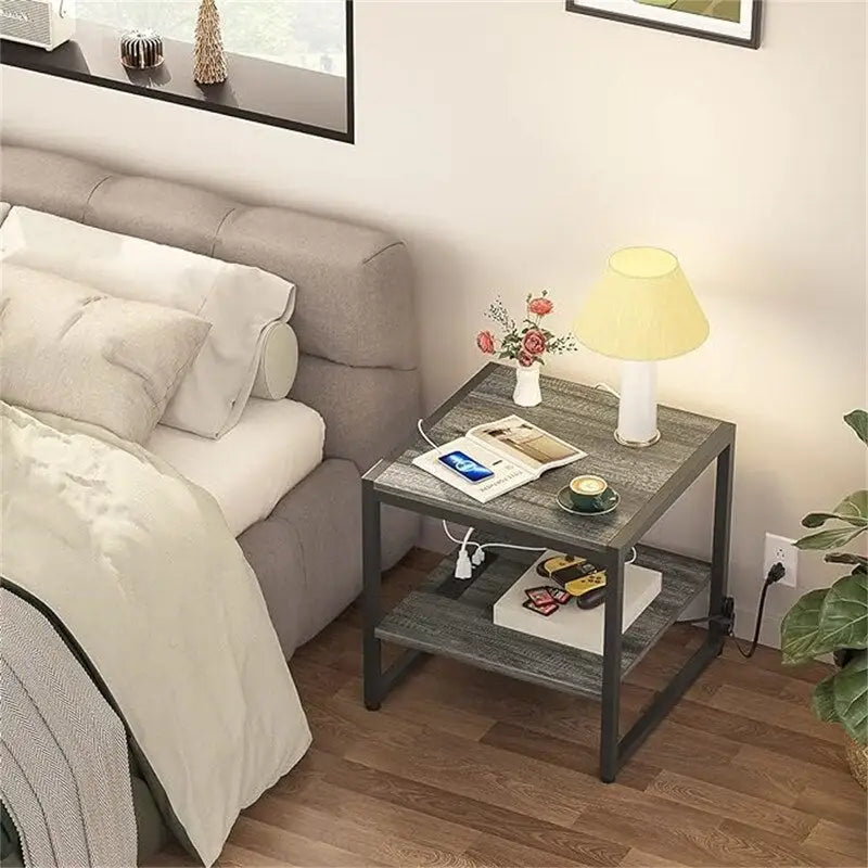 Table d'appoint avec station de recharge - 51 cm (P) x 51 cm (L) x 53 cm (H)